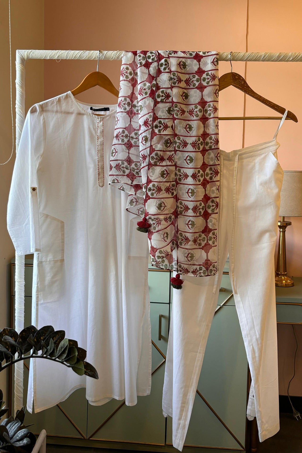 White Suit Set With Organza Printed Dupatta (Set Of Three)