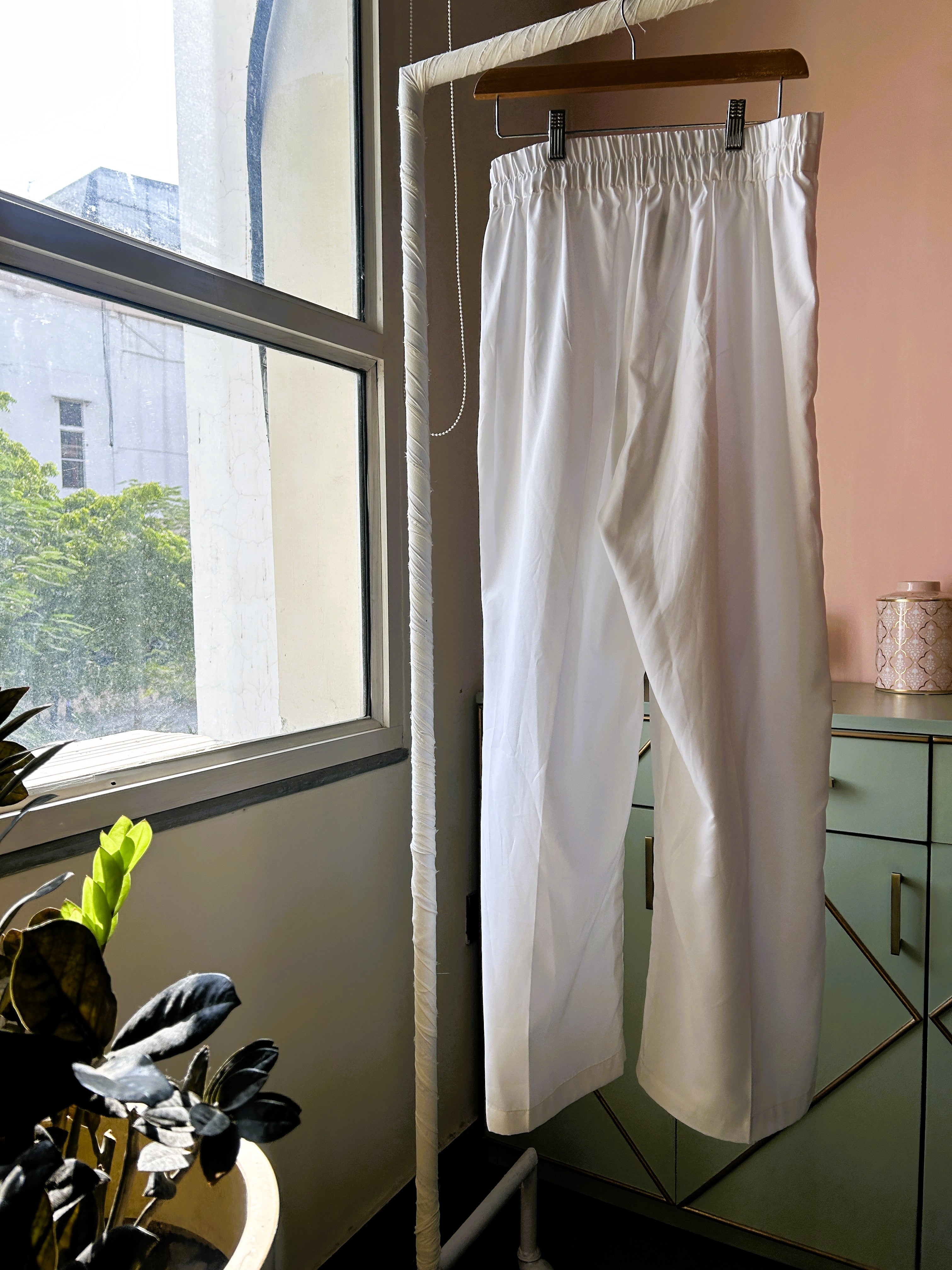 Box Pleated White Pant (PL-160)